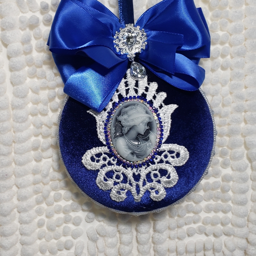 Victorian Exclusive Christmas Ornaments